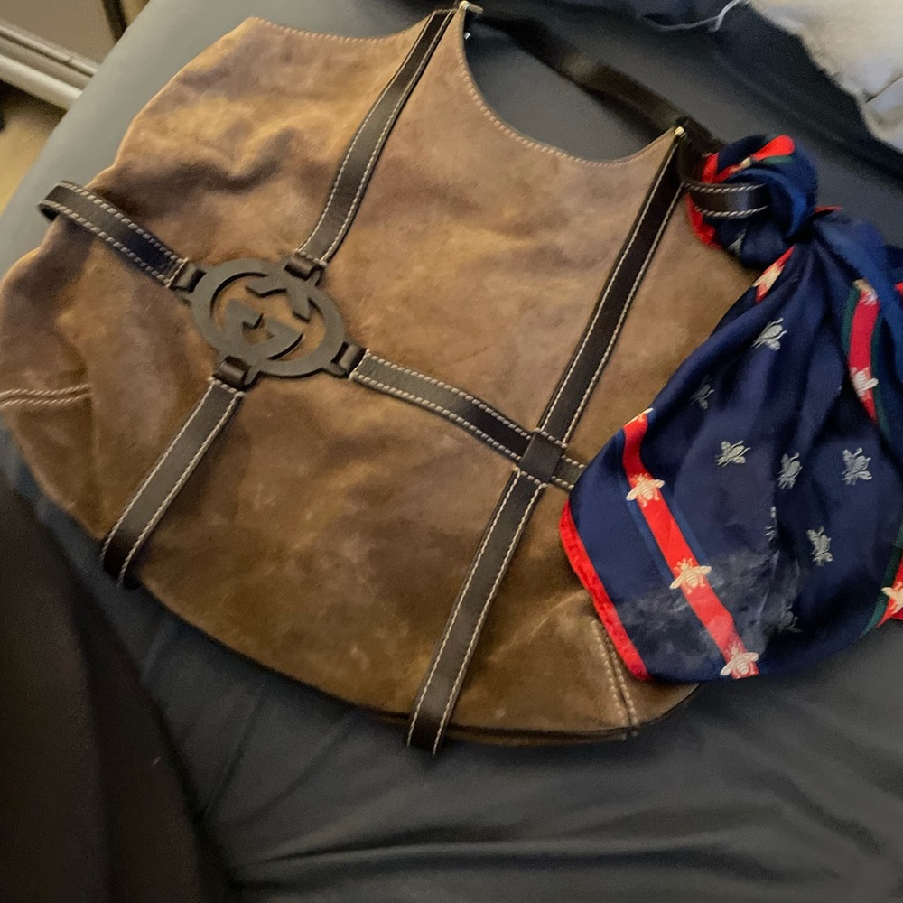 Authentic Gucci saddle bag (soft leather)